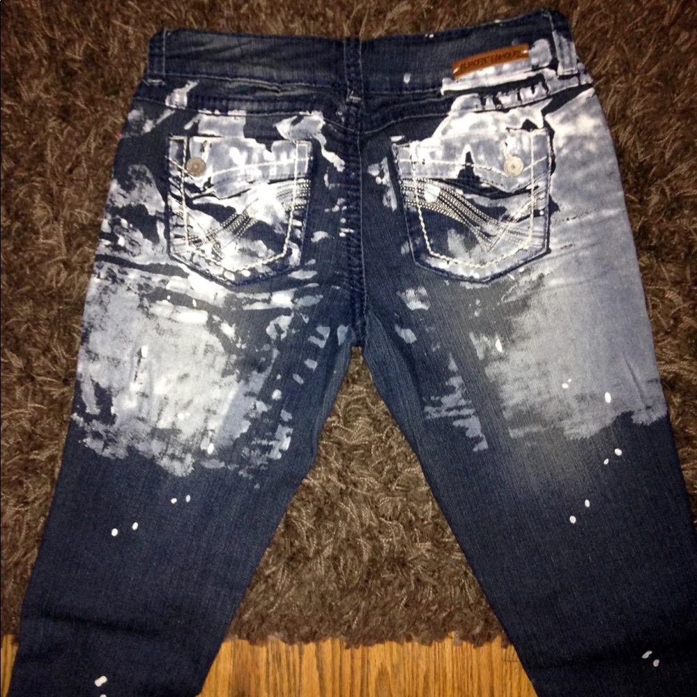 Almost Famous Distressed Paint Splatter Skinnys